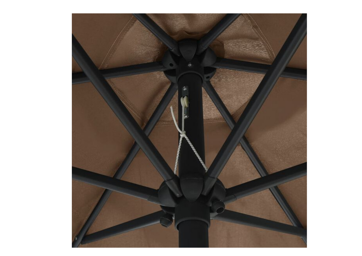 Parasol droit rond 270 cm taupe vue d'ensemble jardin extérieur
